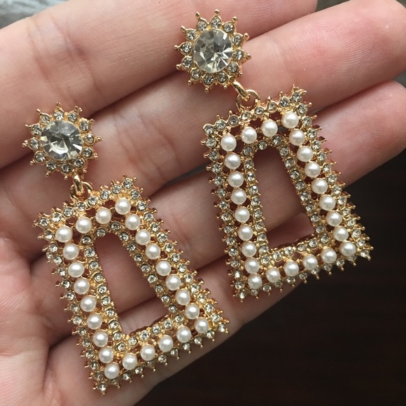 SOLD OUT Gold Pearl Rhinestone Drop Earrings - Picture 5 of 6